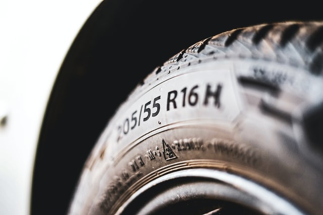 タイヤの処分・廃棄方法5.不用品回収業者に依頼する