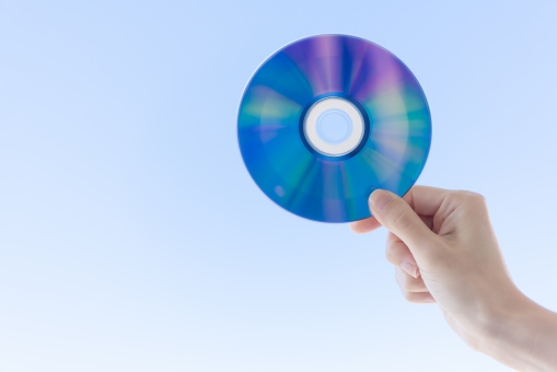 【CDの捨て方・処分方法３選】大量にある場合は業者に依頼しましょう！(2020年最新版)